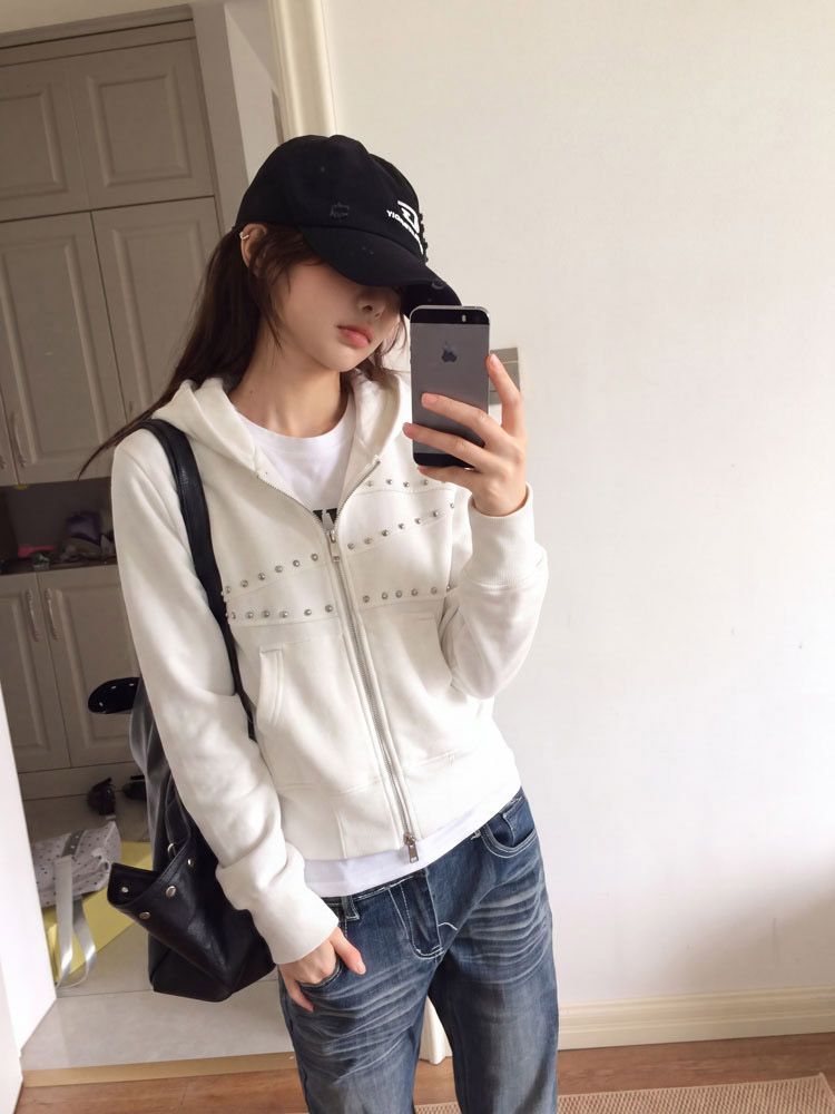 Vintage Zip Hoodie - هودي نسائي مزود بمسامير ودبابيس بتصميم