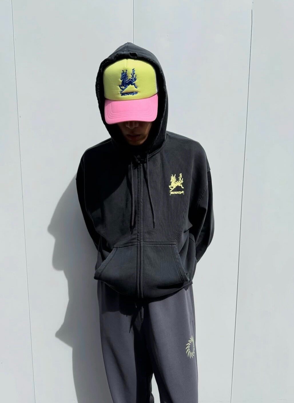 سترة هودي بسحاب من يو في يو طو - مراجعة Vintage Zip Hoodie وسعره